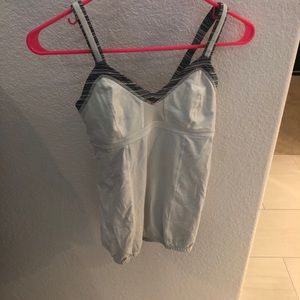 Lululemon running top